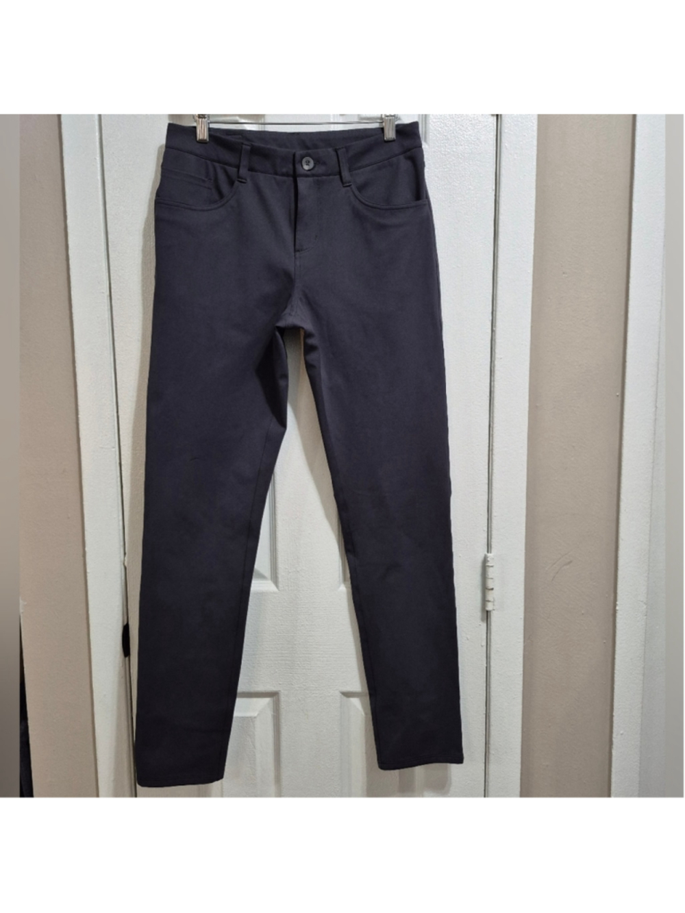 Vuori Men's Blue Chinos Sz 28